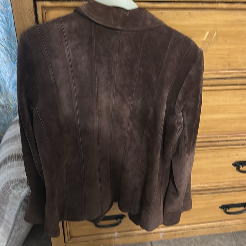 Margaret Godfrey. Womenβs Chocolate Suede Blazer - Picture 3 of 8